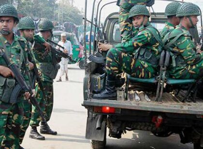নামছে সশস্ত্রবাহিনী