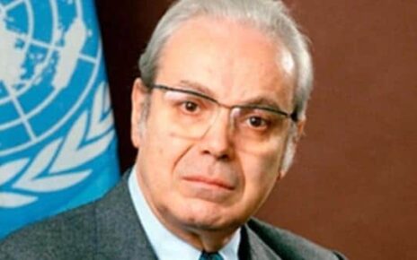 Javier  Pérez de Cuéllar  was a Peruvian politician and diplomat, a country in South America. Javier  Pérez de Cuéllar  was the 5th  Secretary General of the United Nations Organization (U.N.O) from January 1, 1982 to December 31, 1991 for two terms of ten